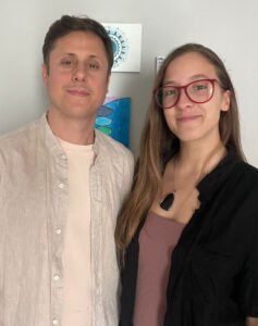 Juanjo y Vale, terapeutas y maestros de Registros Akáshicos